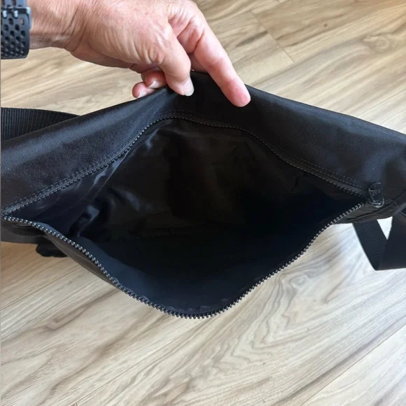 Vintage Gap 90-00s OLD multi-pocket messenger bag Black In Color - Picture 6 of 12